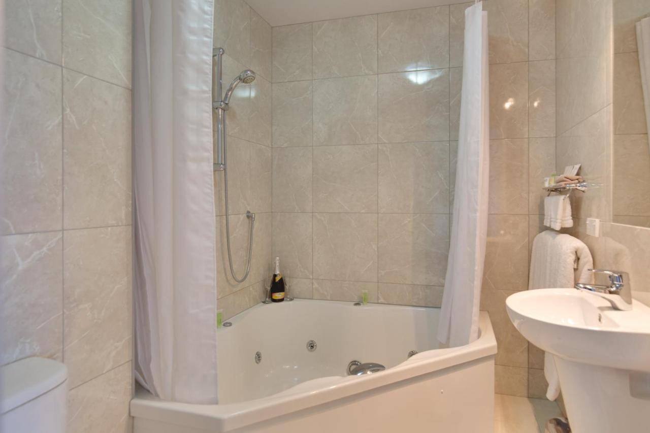 Bks Premier Motel Esplanade Лоуър Хът Екстериор снимка